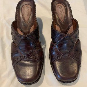 Clark’s Artisan Leather Wedge Slide 74530